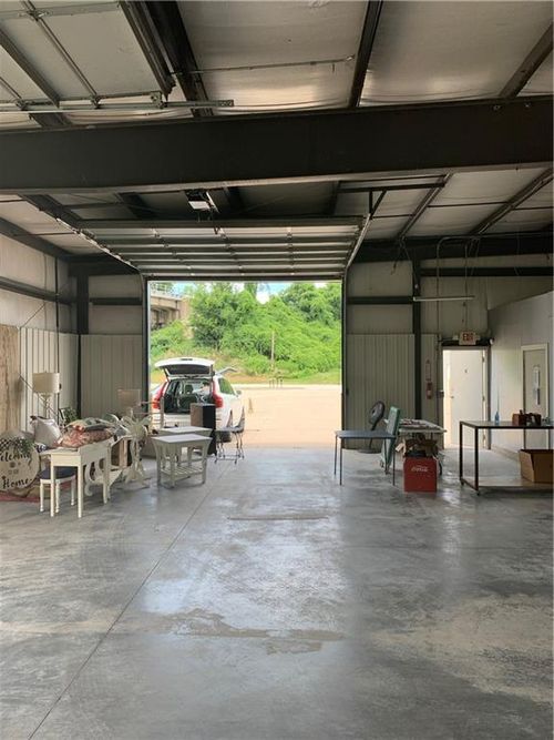 1317 H Hwy, Liberty, MO, 64068 | Card Image