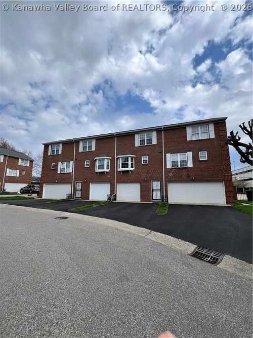 5 Downing St, Charleston, WV, 25301-1178 | Card Image