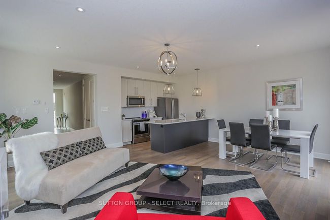 2 - 499 Sophia Cres, Condo with 3 bedrooms, 4 bathrooms and 1 parking in London ON | Image 11