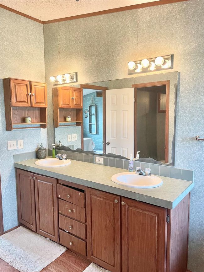 Master Bath | Image 16
