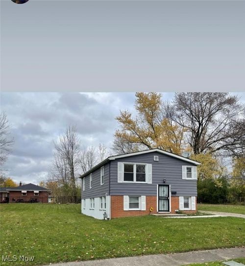 16205 Kollin Ave, Cleveland, OH, 44128-3807 | Card Image