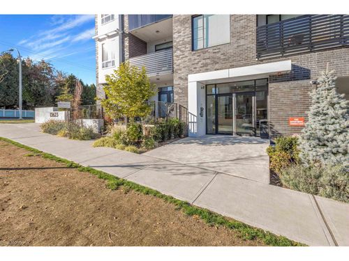 313-13623 81a Ave, Surrey, BC, V3W3N7 | Card Image