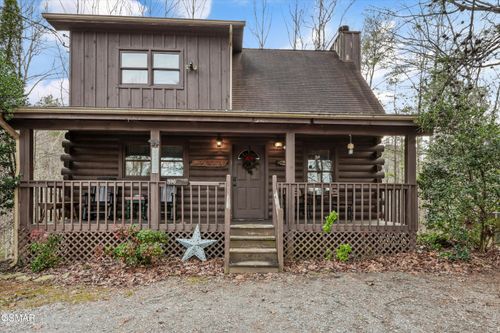 1590 Sky View Dr, Sevierville, TN, 37876-8940 | Card Image