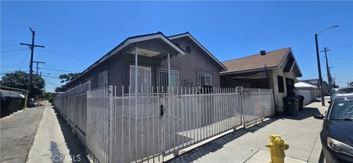 8416 Graham Ave, Los Angeles, CA, 90001-4043 | Card Image