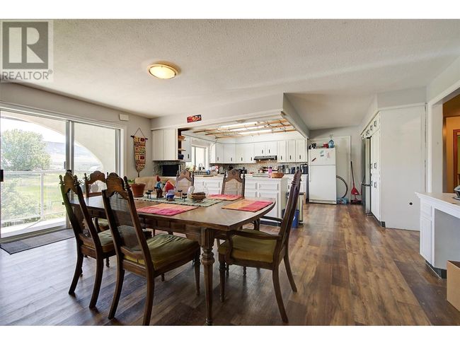 215 Arab Rd, House other with 8 bedrooms, 6 bathrooms and 5 parking in Kelowna BC | Image 8