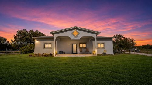 527 Perimeter Rd, Clewiston, FL, 33440-8656 | Card Image
