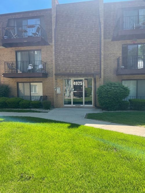 102-4925 W 109th Street, Oak Lawn, IL, 60453 | Card Image