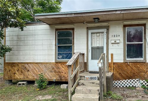 1809 Trenton Dr, Corpus Christi, TX, 78404-4037 | Card Image
