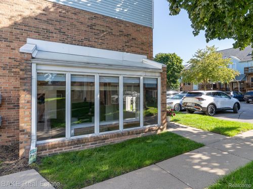 134 Pinewood Dr, Plymouth, MI, 48170-1868 | Card Image