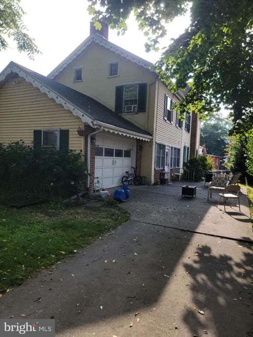 223 N Market St, DUNCANNON, PA, 17020-1324 | Card Image