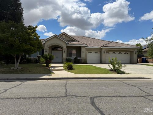 9213 Lake Victoria Dr, Bakersfield, CA, 93312 | Card Image