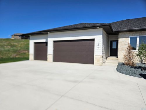 1217 Blackhawk Ct, Hinton, IA, 51024-8875 | Card Image