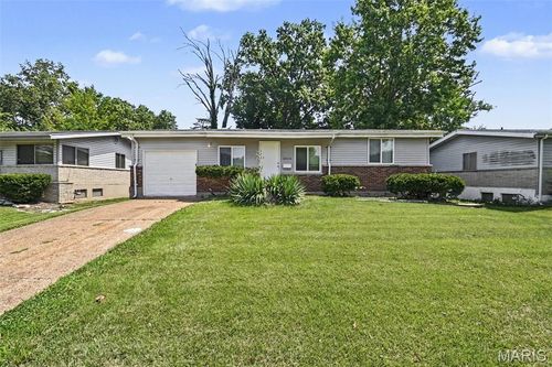 10234 Cedarhurst Dr, Saint Louis, MO, 63136-5616 | Card Image