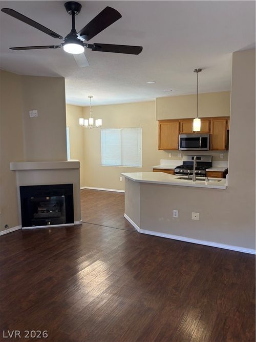 2020-1050 E Cactus Ave, Las Vegas, NV, 89183-7364 | Card Image