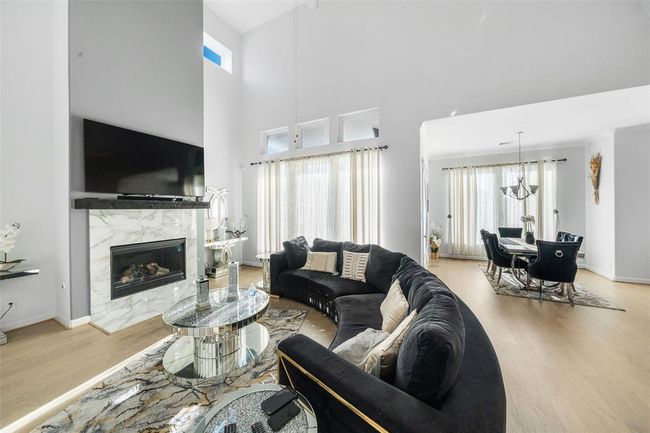 9207 Secretariat Ln, House other with 4 bedrooms, 4 bathrooms and 3 parking in Mont Belvieu TX | Image 9