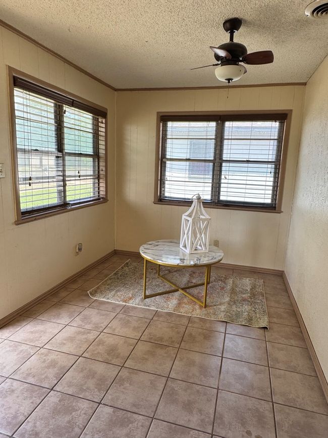 2203 40 Th St, House other with 3 bedrooms, 1 bathrooms and 2 parking in Snyder TX | Image 8