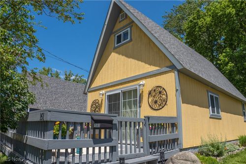 161 Alexander Pike, Marblehead, OH, 43440-2202 | Card Image