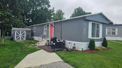 285 Walnut Blvd, Lewis Center, OH, 43035-9087 | Card Image
