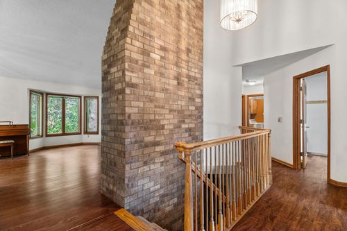 4512 Williston Rd, Minnetonka, MN, 55345-3724 | Card Image