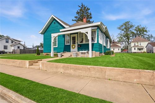 213 4th Street, Charleston, IL, 61920 | Card Image