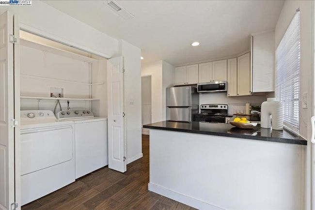 Kitchen | Image 11