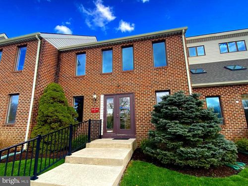 c104-104 Schubert Dr, Downingtown, PA, 19335-3382 | Card Image