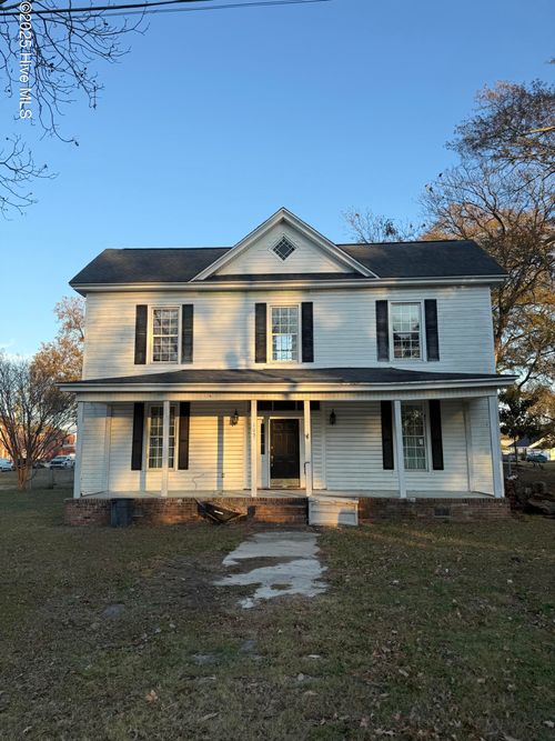 105 S Mill St, Pikeville, NC, 27863-1067 | Card Image