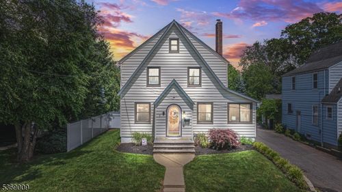 40 1st St, Fanwood, NJ, 07023-1704 | Card Image