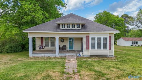 221 E Main St, Falkville, AL, 35622-5233 | Card Image