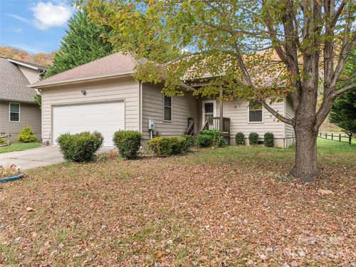 83 Indian Trce, Maggie Valley, NC, 28751-7714 | Card Image