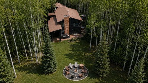 37 Aspen Creek Dr, Bragg Creek, AB, T0L0K0 | Card Image