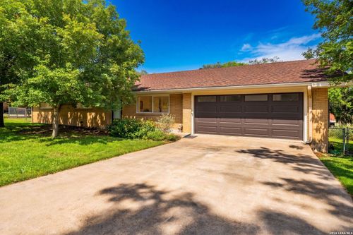 1123 Nancy Beth Dr, Kerrville, TX, 78028-3446 | Card Image