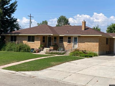 344 N Desmet, House other with 5 bedrooms, 2 bathrooms and null parking in Buffalo WY | Image 2