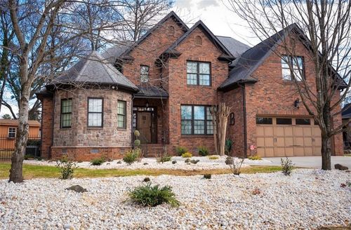 1106 Double Oaks Rd, Greensboro, NC, 27410-3748 | Card Image