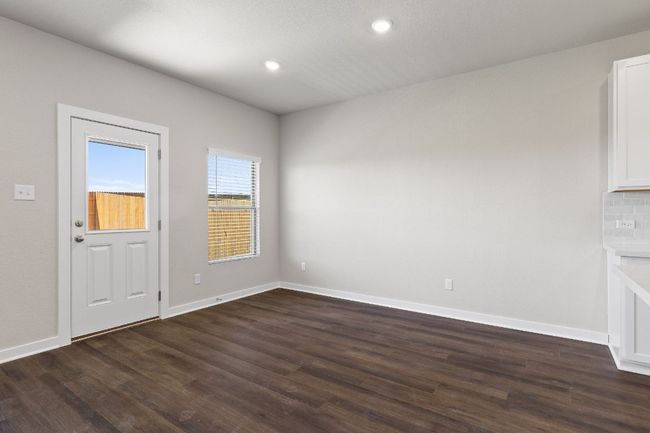 Casual Dining off of Kitchen | Image 9
