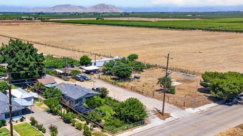15204 E Parlier Ave, Parlier, CA, 93648-9701 | Card Image