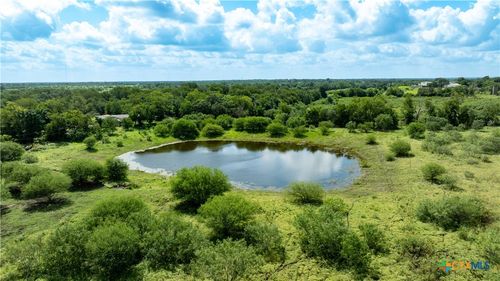 3837 Callihan Rd, Luling, TX, 78648-2184 | Card Image