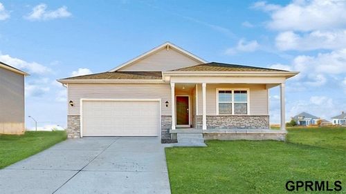 5406 Fenwick St, Bellevue, NE, 68133-4858 | Card Image