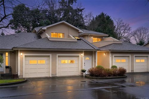 8-909 Admirals Rd, Esquimalt, BC, V9A2P1 | Card Image