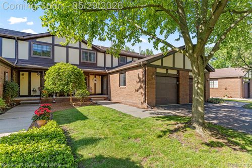 19 Parkplace N, Allen Park, MI, 48101-1496 | Card Image