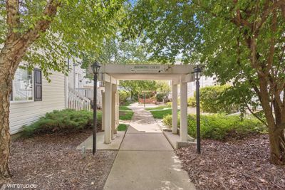 33 S Treehouse Lane, Townhouse with 3 bedrooms, 2 bathrooms and 2 parking in Round Lake IL | Image 3