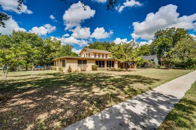 108 S 4th Street, House other with 5 bedrooms, 2 bathrooms and null parking in Grandview TX | Image 1