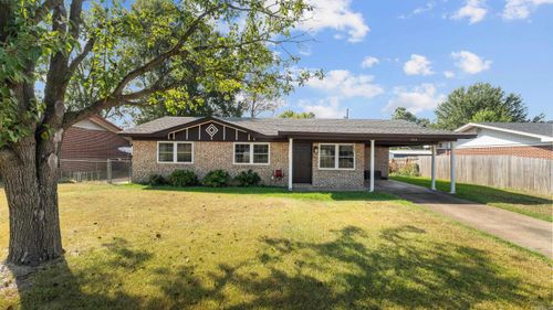 304 W Greenfield Drive, Wake Village, TX, 75501 | Card Image
