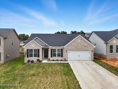 214 Clover Meadow Ln, Maryville, TN, 37801-9546 | Card Image