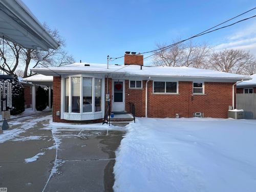 22832 Gary Ln, Saint Clair Shores, MI, 48080-2513 | Card Image