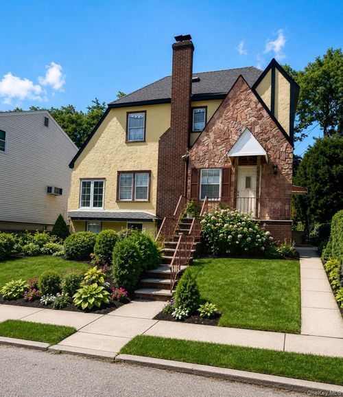 51 Bainton St, Yonkers, NY, 10704-3001 | Card Image