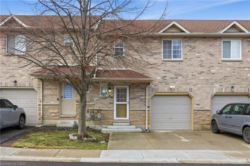 41-39 Pinewoods Dr, Stoney Creek, ON, L8J3Z4 | Card Image