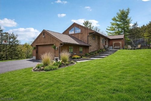 5 Bucky Ln, Vernon, NJ, 07462-3319 | Card Image