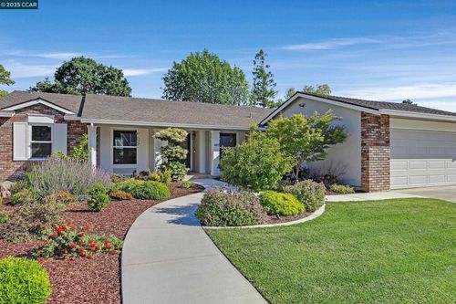 407 Grenache Cir, Clayton, CA, 94517 | Card Image