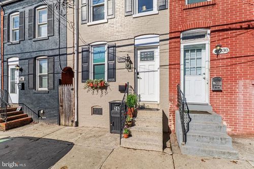 240 Coral St, LANCASTER, PA, 17603-5173 | Card Image
